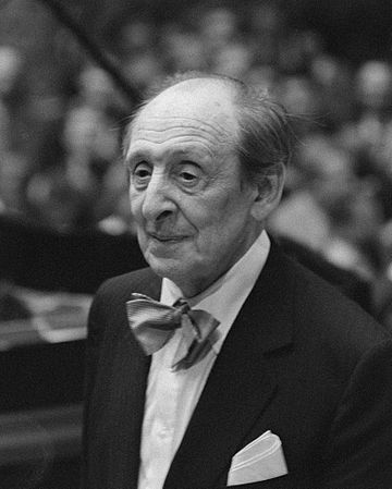 360px-Vladimir_Horowitz_198683saqi.jpg